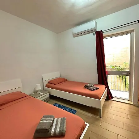 Spinola Bay Sea,restaurants & Nightlife Apartment Saint Julian's