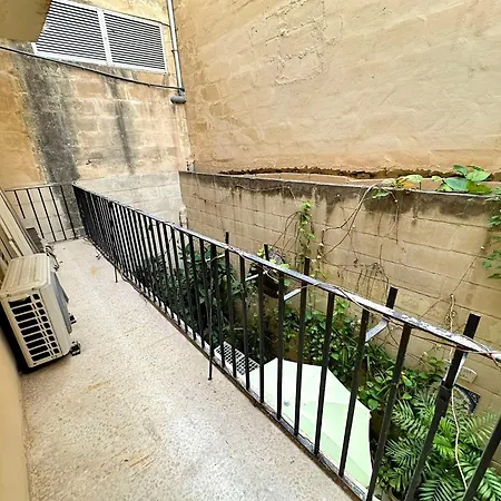 Apartment Spinola Bay Sea,restaurants & Nightlife