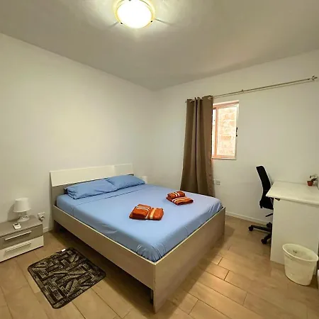 Spinola Bay Sea,restaurants & Nightlife דירה *