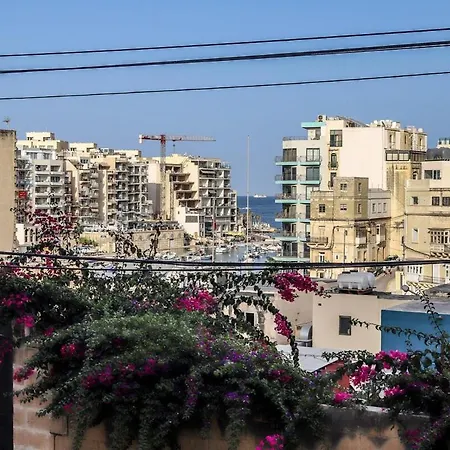 Spinola Bay Sea,restaurants & Nightlife Lejlighed