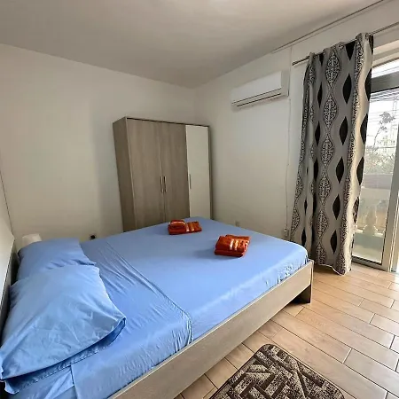 Spinola Bay Sea,restaurants & Nightlife Saint Julian's