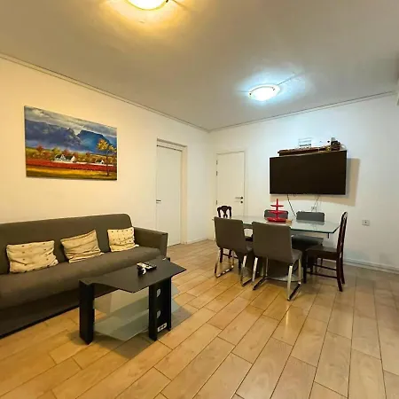 Spinola Bay Sea,restaurants & Nightlife * Saint Julian's