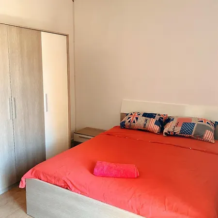 Spinola Bay Sea,restaurants & Nightlife